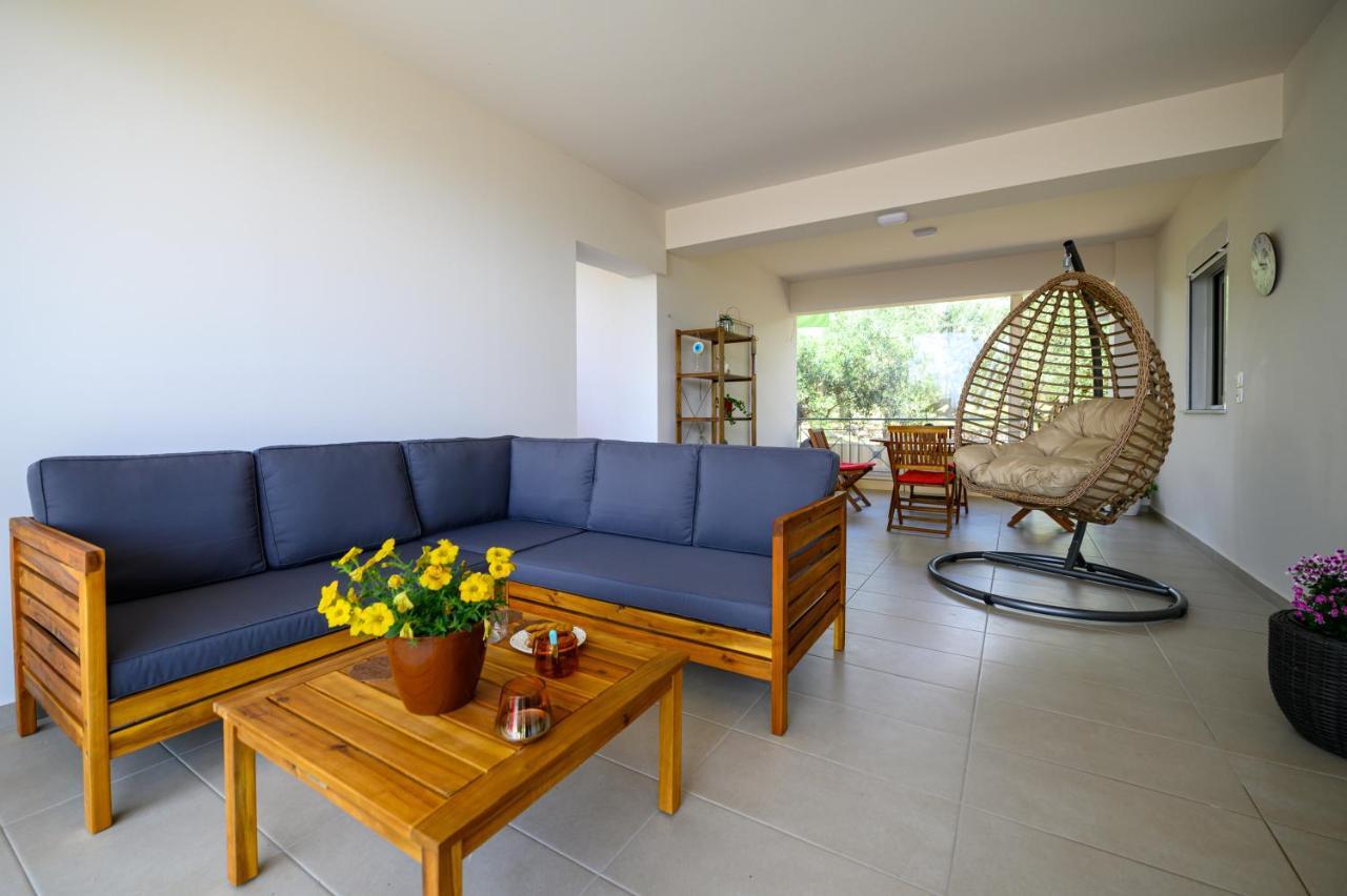 Chic Apartment In Nature, 5-Min Walk To The Beach Каламата Экстерьер фото