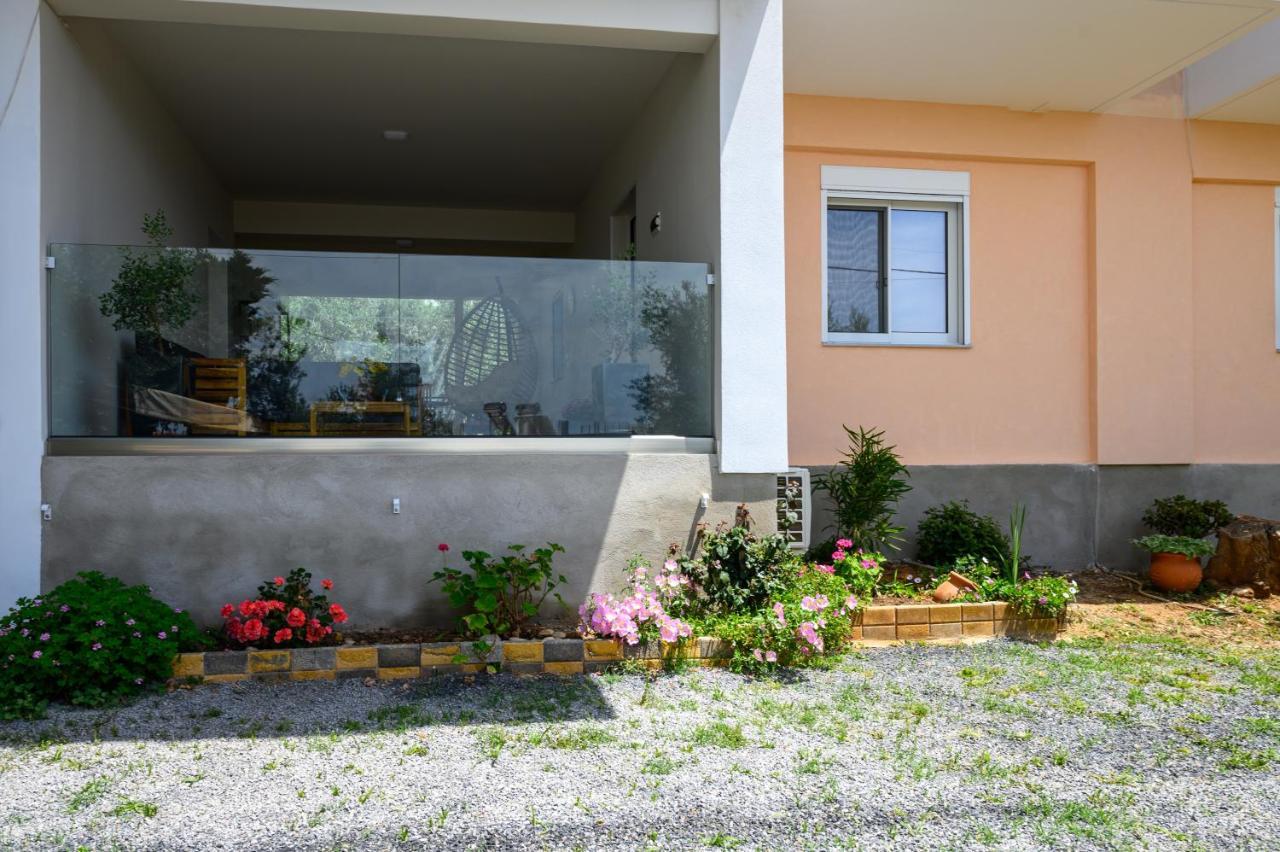 Chic Apartment In Nature, 5-Min Walk To The Beach Каламата Экстерьер фото