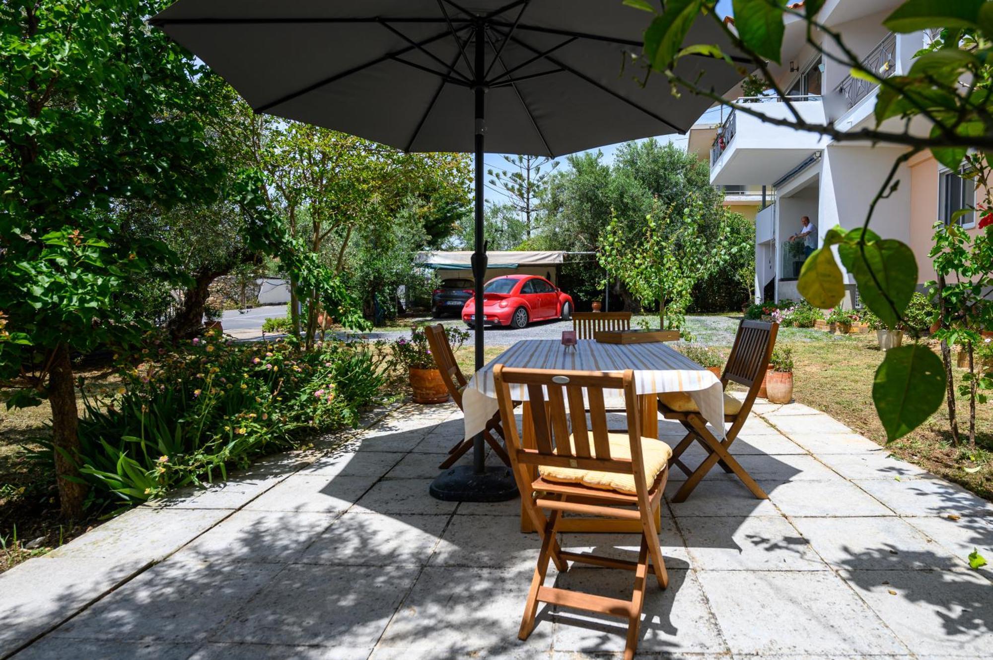 Chic Apartment In Nature, 5-Min Walk To The Beach Каламата Экстерьер фото