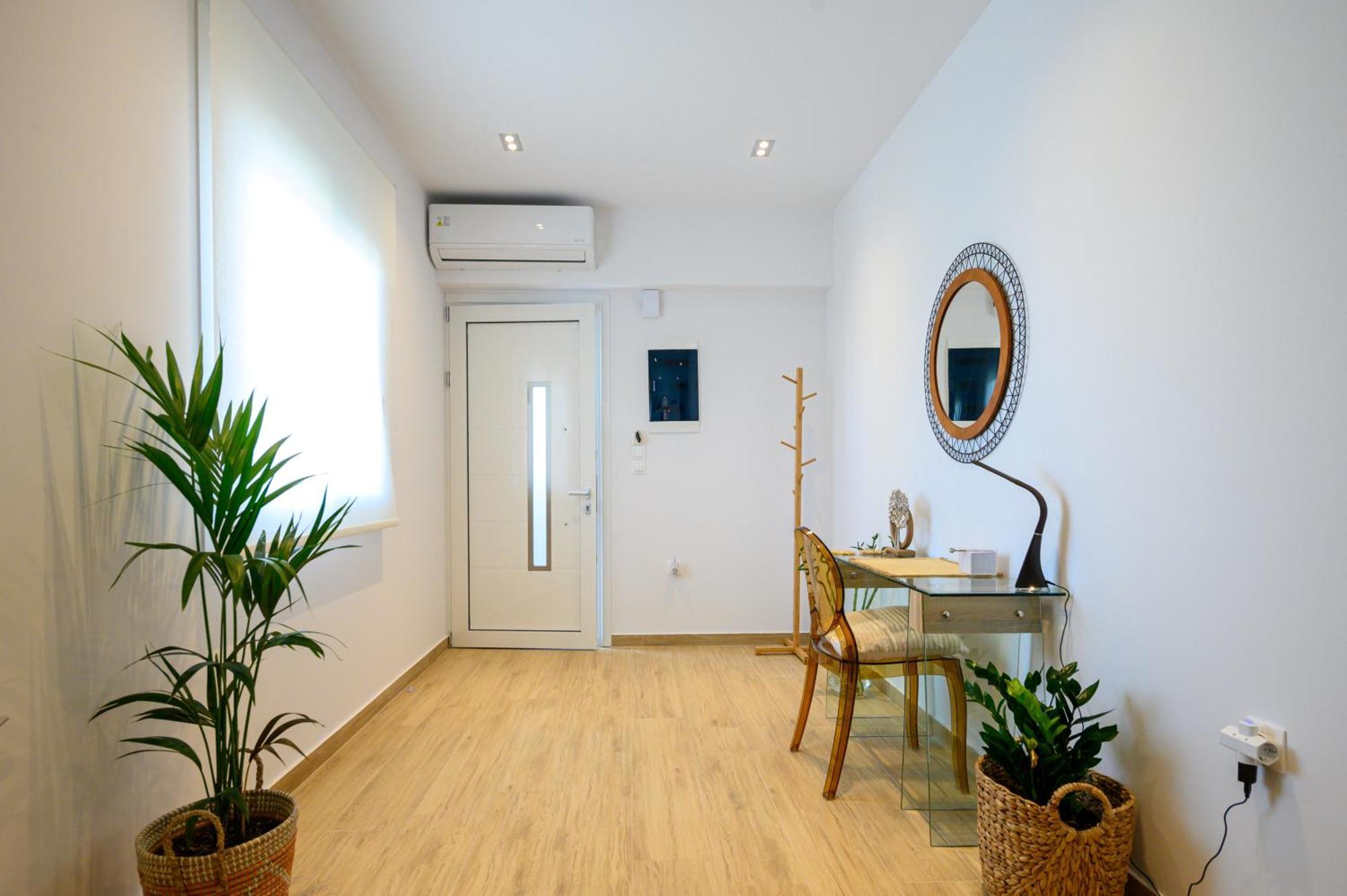 Chic Apartment In Nature, 5-Min Walk To The Beach Каламата Экстерьер фото